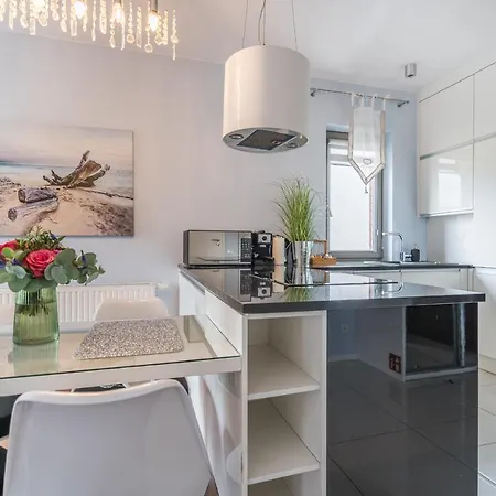 Eu - Waterlane - Marina - Old Town