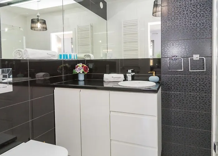 Eu - Waterlane - Marina - Old Town Gdańsk