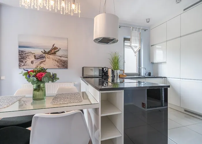 Eu - Waterlane - Marina - Old Town